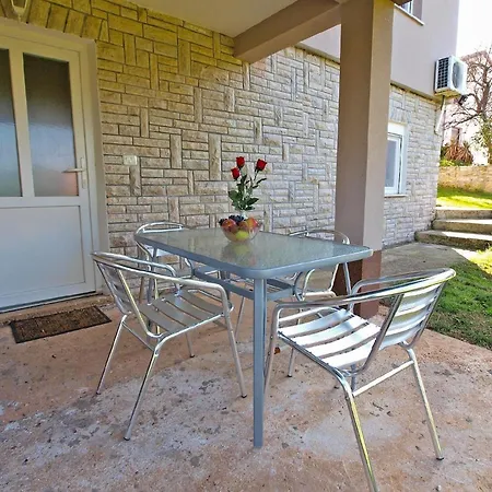 Apartment Fuer 4 Personen Ca 42 Qm In Fazana-surida, Istrien Istrische Riviera *